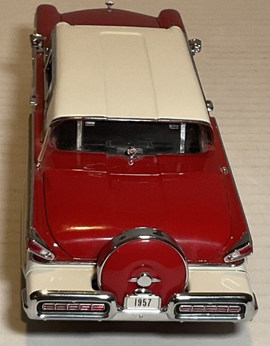 Danbury Mint 1:24 1957 Mercury Turnpike Cruiser Red/Ivory, CO, Read - Picture 5 of 24