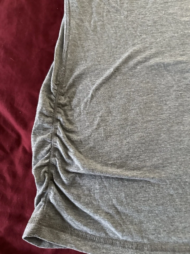Camisa feminina Danskin Now cinza manga curta tamanho G/G 12-14 semi ajustada - Imagem 4 de 4