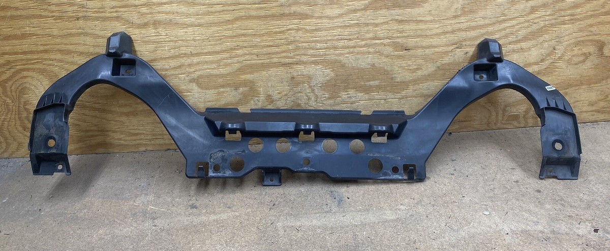 2014 2015 2016 2017 Mazda 3 - Front Bumper Bracket Fascia