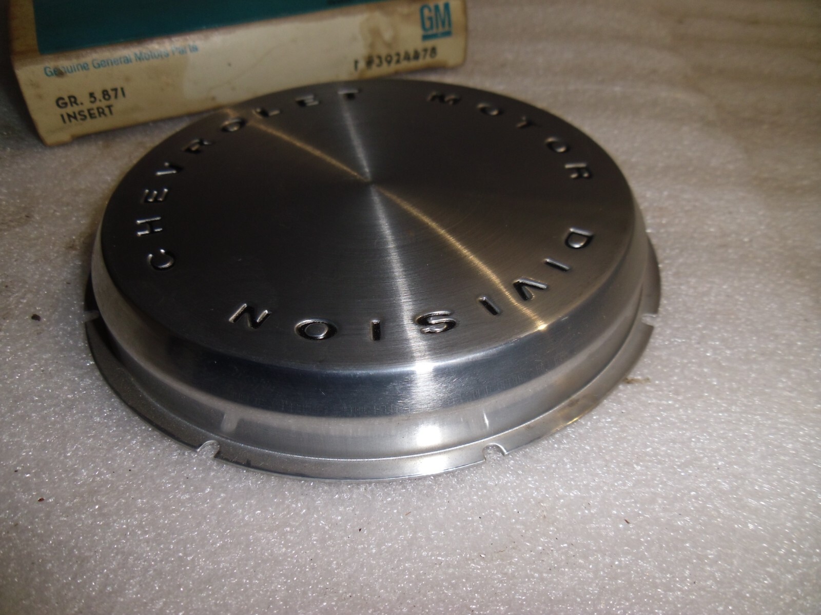 NOS GM 1969 Chevrolet Chevelle Chevy Hubcap Insert Wheel Cover Hub Cap