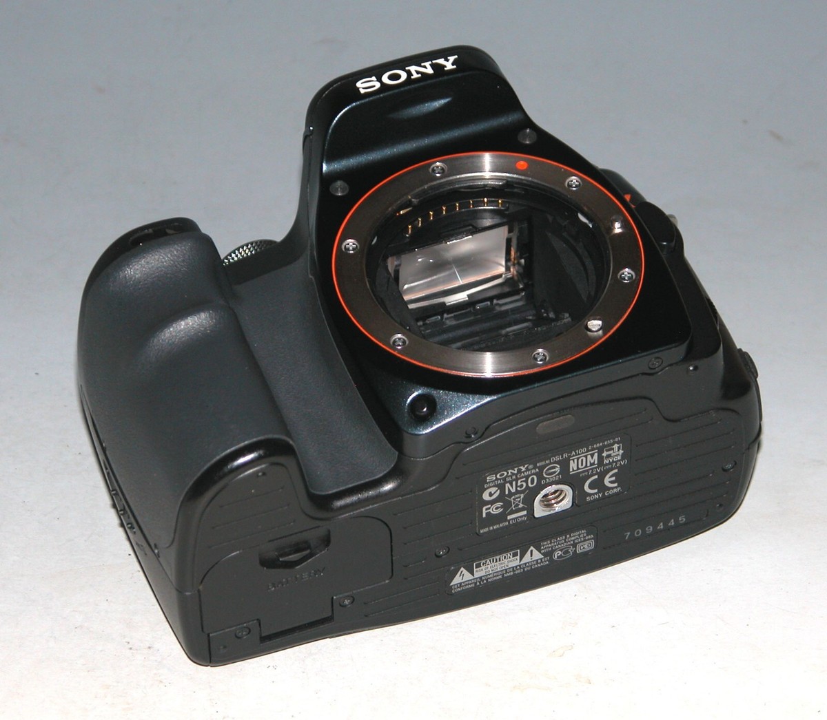 SONY α100 AF 24-105 81xv+Auyh-S._UF894,1000_QL80_.jpg
