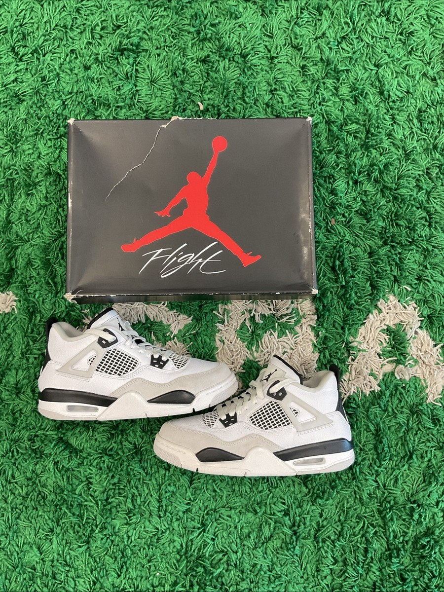 Size 7 - Jordan 4 Retro Mid Military Black (Lightly Used