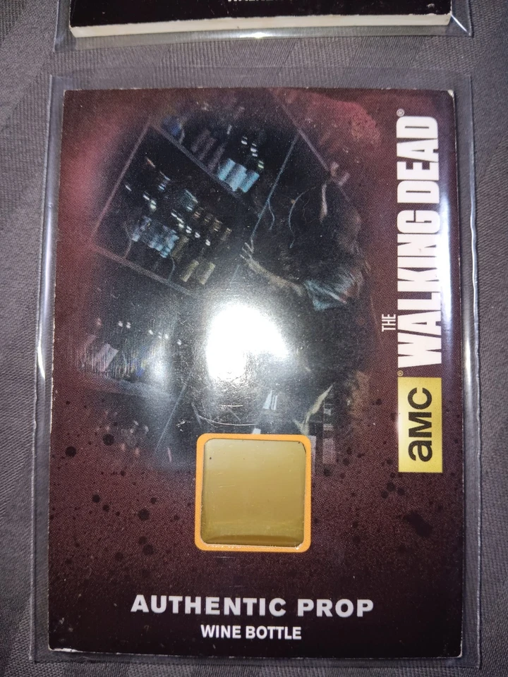 AMC The Walking Dead Season 4 Trading Cards One Auth Prop, One Auth Wardrobe - Image 4 of 4