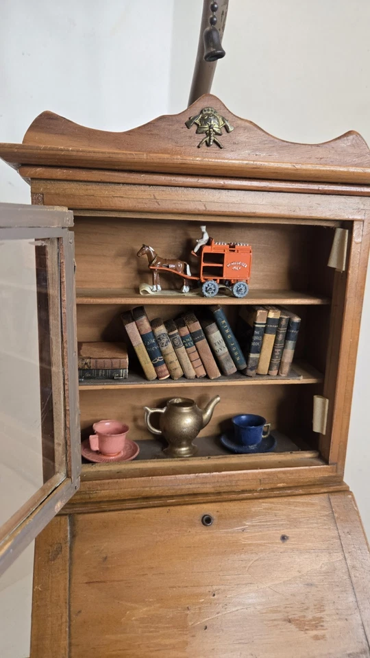 Base de lámpara de escritorio secretaria miniatura única 1956 totalmente funcional y kitsch y loco Foto 4 de 4