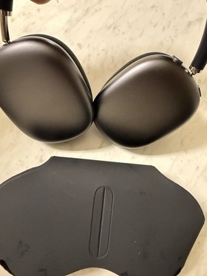 Apple AirPods Max Wireless Over-Ear Headset - Space Gray A2096