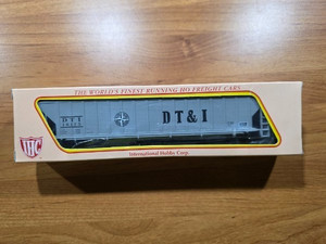 IHC DT&I 3 Bay Covered Hopper DTI 10175 HO Scale 35268 NEW Gray Vintage