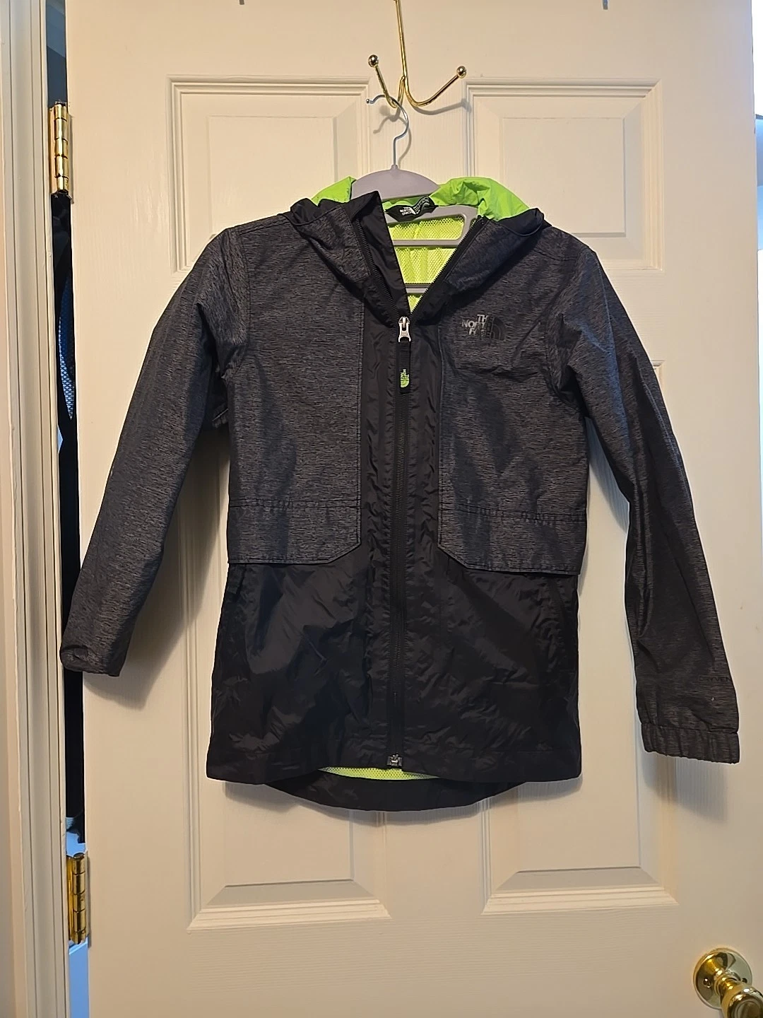 The North Face Dryvent Waterproof Boys Size Medium 10/12 Zip Up Jacket W/Hood