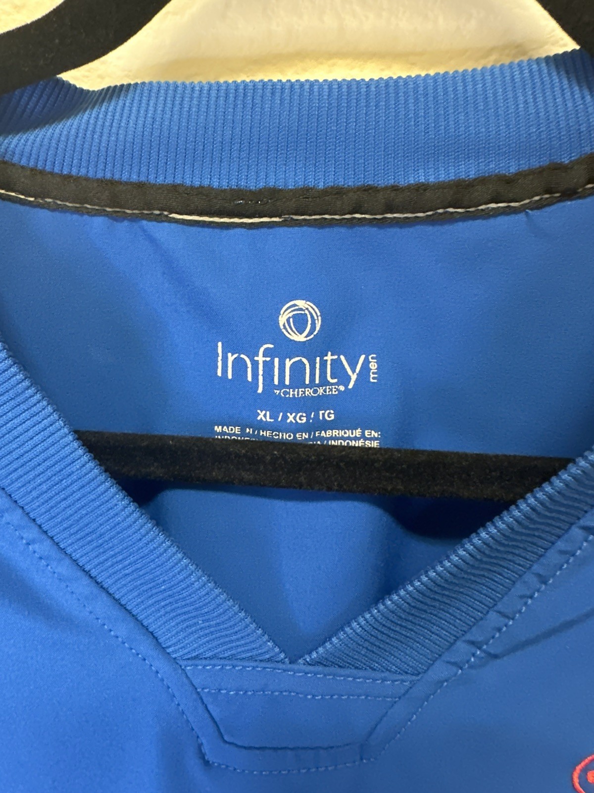 как выглядит Medical City Registered Nurse Cherokee Infinity Scrub Top Royal Blue Size XL Men фото
