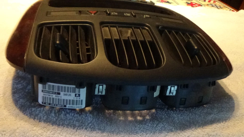 Radio CHRYSLER 2002 & Cool Cover con interruptores de susurro de parabrisas Foto 2 de 4