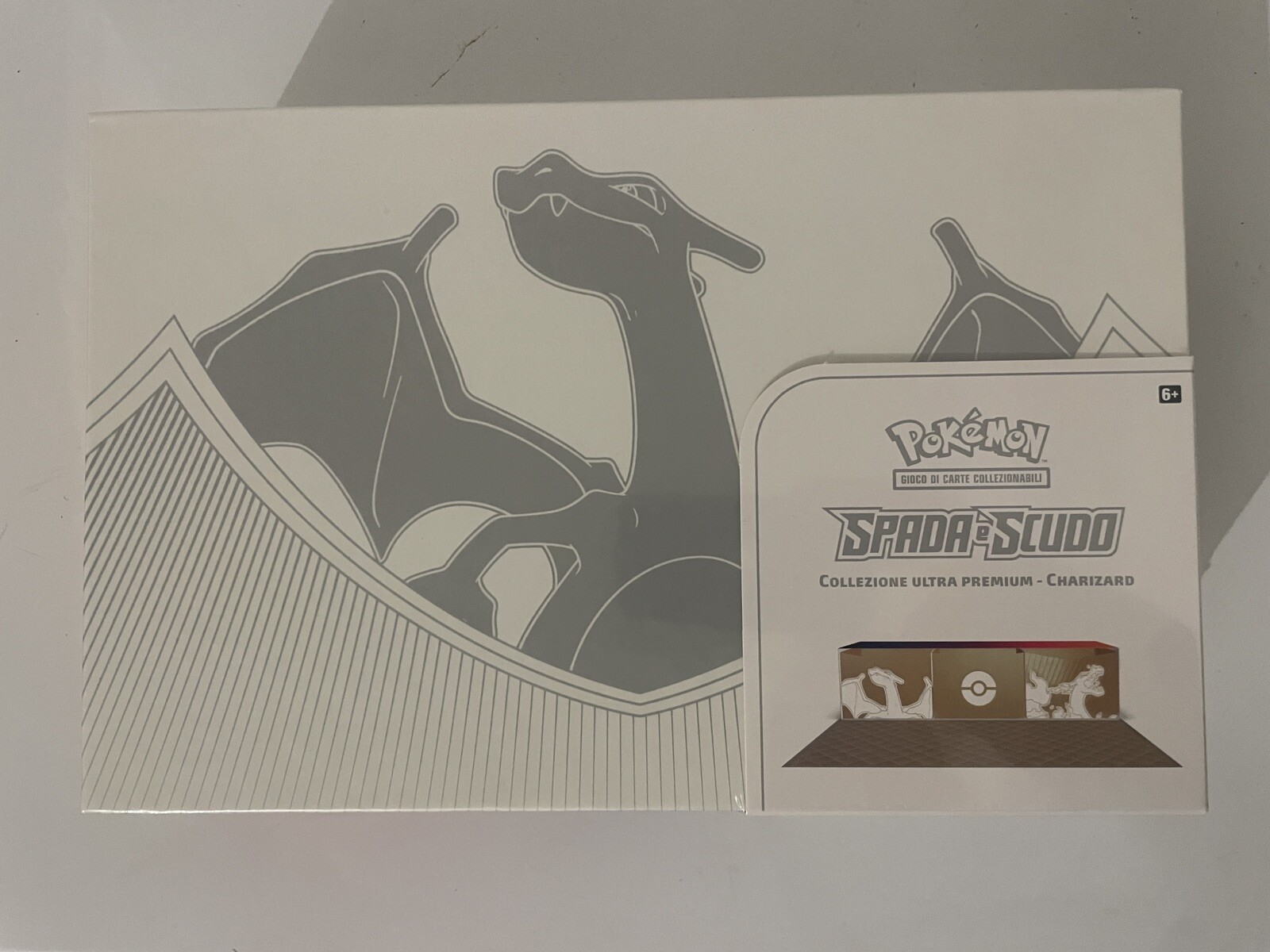 CHARIZARD ULTRA PREMIUM COLLECTION UPC POKEMON ITA SEALED SPADA E SCUDO