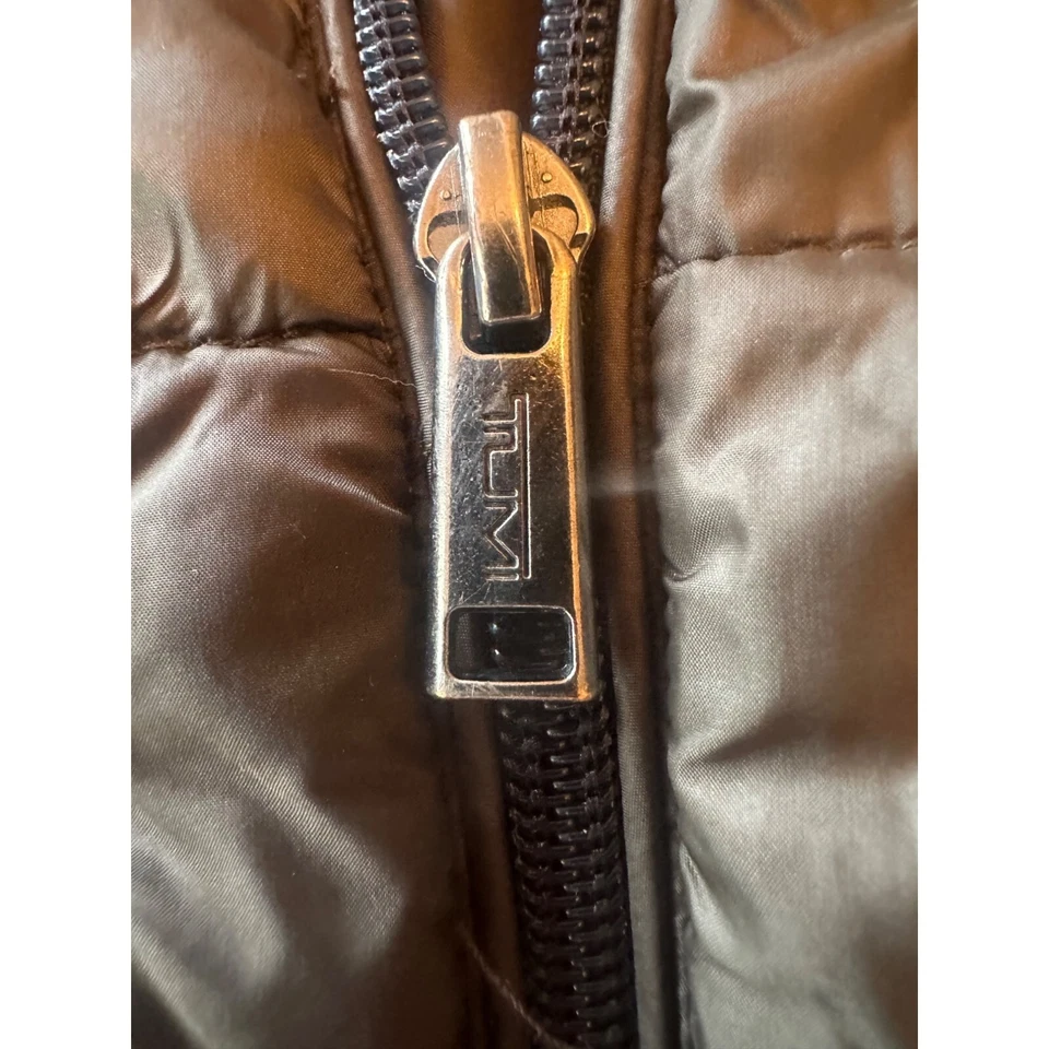 Куртка Tumi Transit оливково-зеленая стеганая с флисовым воротником на молнии размер маленький - Изображение 3 из 4