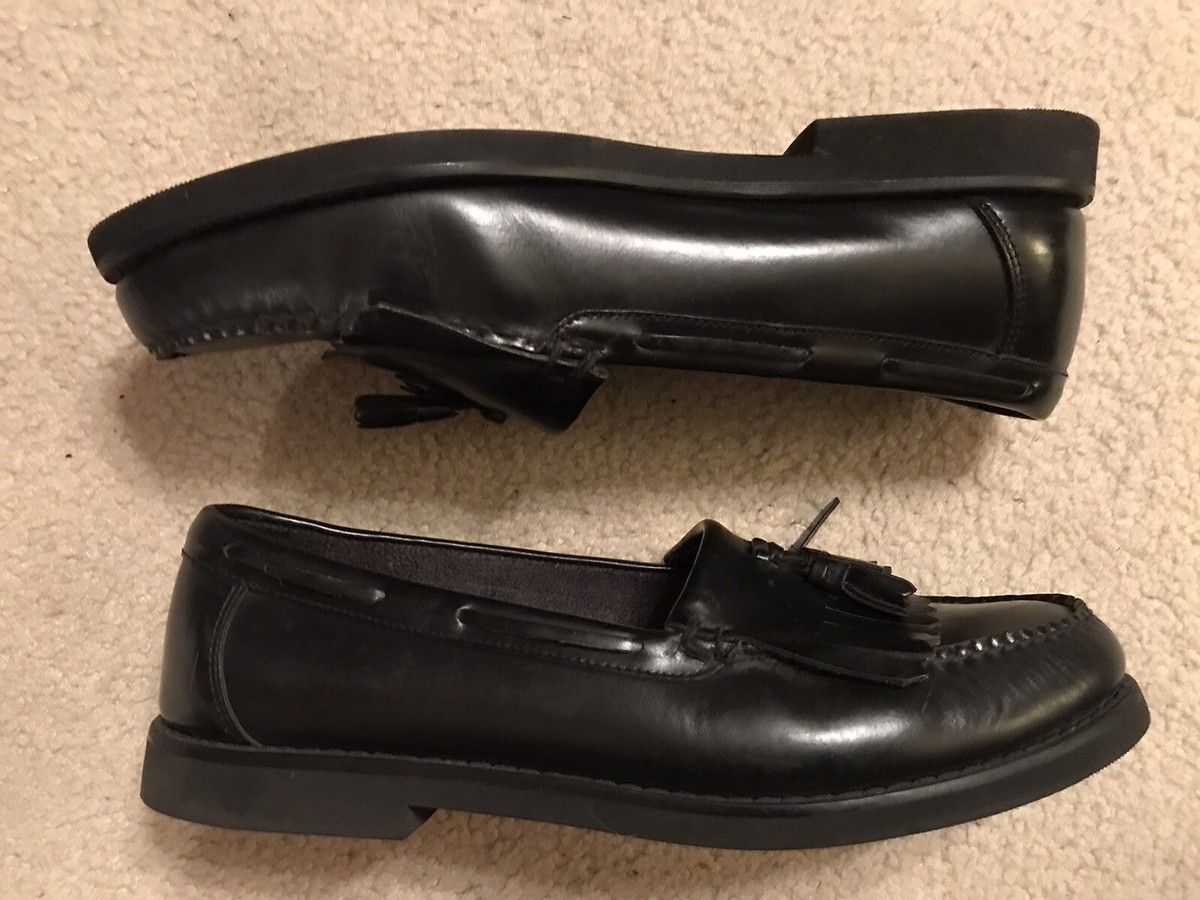 NWOT. Men’s Rockport hand sewn black leather tassel loafers. Vibram bottoms Men main image 4