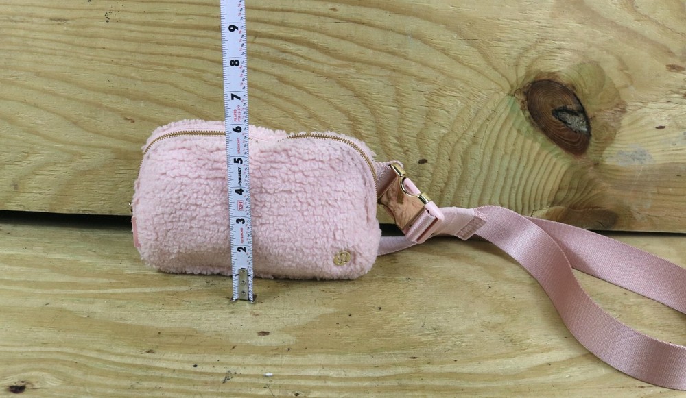 Lulmon Fleece Sherpa Belt Bag Crossbody Fanny Pack in Pink
