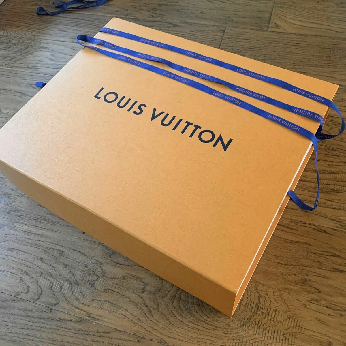 Authentic LOUIS VUITTON LV Gift Box Magnetic Empty Large Box 11x 10x 5  inches