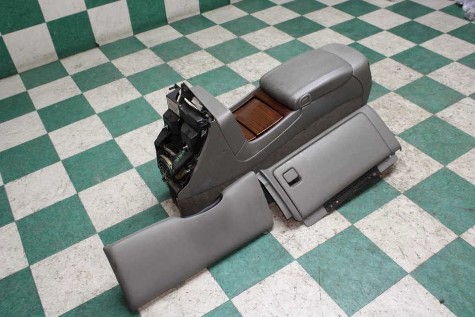 03-06 Escalade EXT *WORN* Grey Woodgrain Center Console Knee Bolster Glovebox OE Foto 3 de 4
