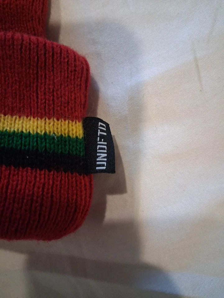 Undefeated Polar Bear Winter Beanie Hat Never Worn One Size - Image 4 of 4