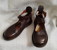 Trippen Vivienne 41 brown mary janes closed style Germany EUC
