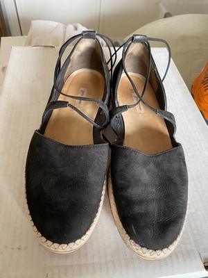 Pre-owned pair of Paul Green black low shoes womens 6