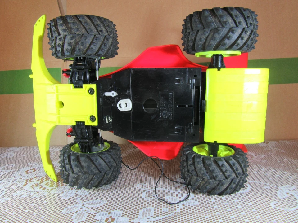 A315 Giocattolo RC Nikko Singapore Buggy Tiger 2 Rosso Corsa 1:16 - Immagine 3 di 4