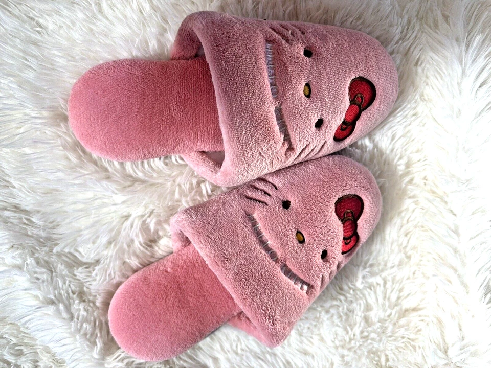 Sandalias Sanrio Hello Kitty zapatillas peludas talla 7-9 Foto 2 de 4