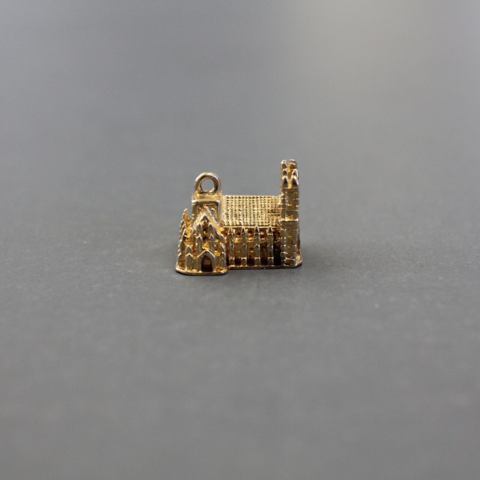 9k Solid Yellow Gold Small Westminster Abbey Char… - image 8