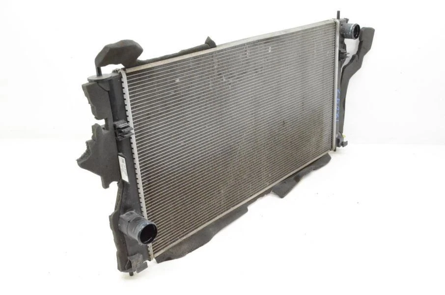 2013-2016 Scion FR-S Radiator Assembly Foto 2 de 4