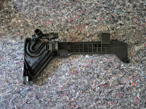 Montageplatte BMW 3er E46 Halter Träger Ausgleichsbehälter Kühler 1436250