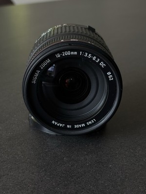 Sigma Zoom-Objektiv 18-200/3,5-6,3 DC AF Sony A-mount