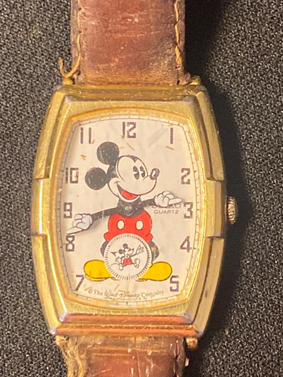 The Walt Disney Company Japan Seiko Quartz White Mickey Mouse