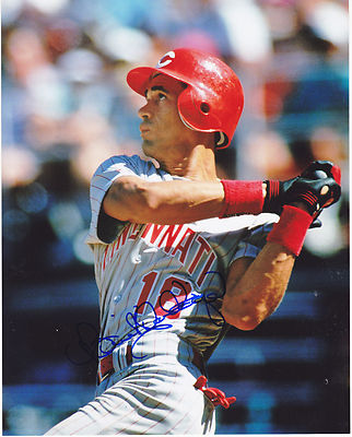 BENITO SANTIAGO CINCINNATI REDS ACTION SIGNED 8x10