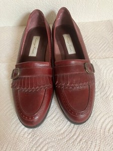 Carriage Court "Nathan" Leather Loafer Size 6M Burgundy worn once