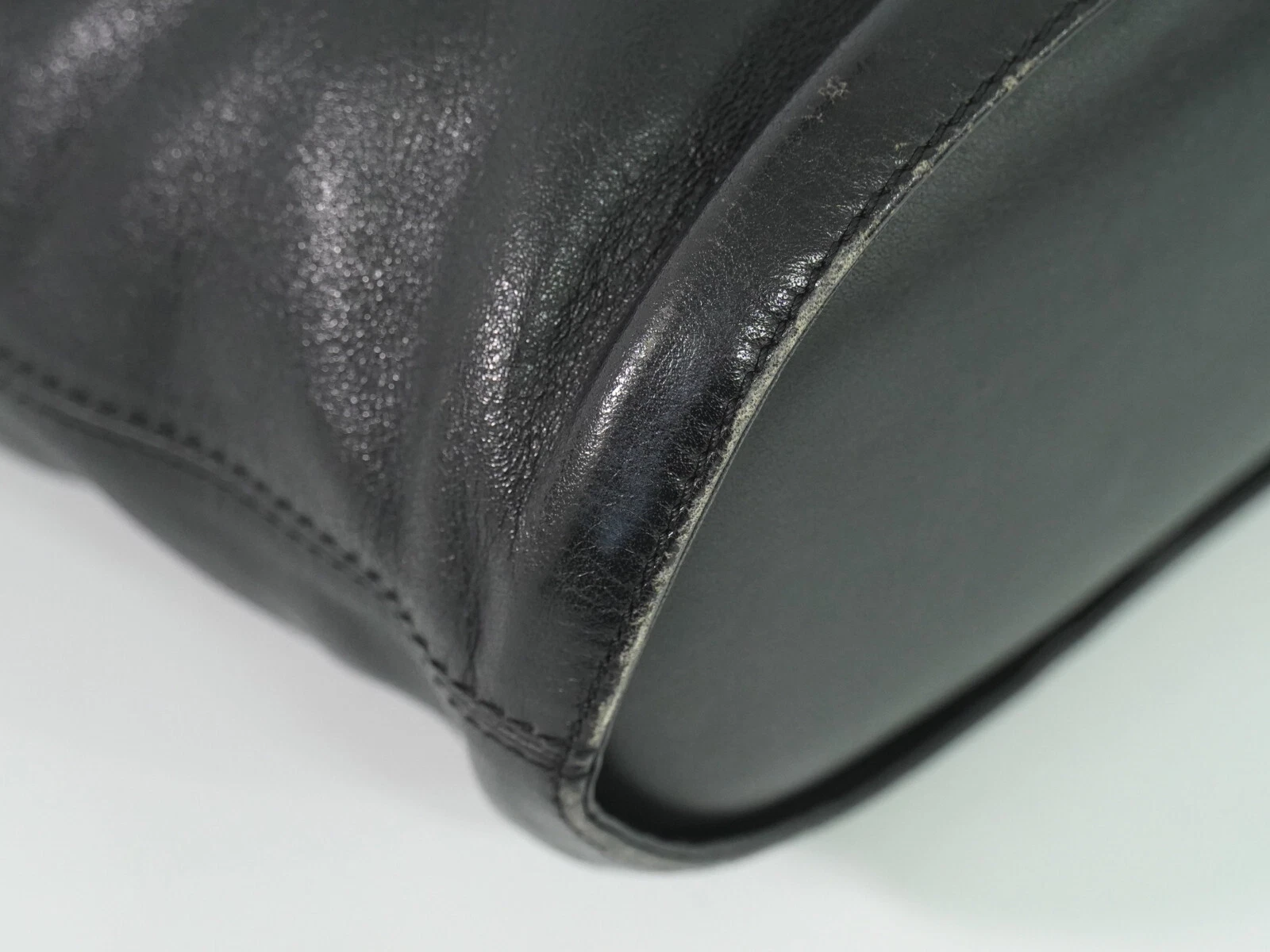 Borsa a mano LOEWE in pelle nera oro