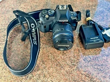 Olympus E-450 + 14-42mm Digital Single-lens (DSLR) Camera with Battery Charger