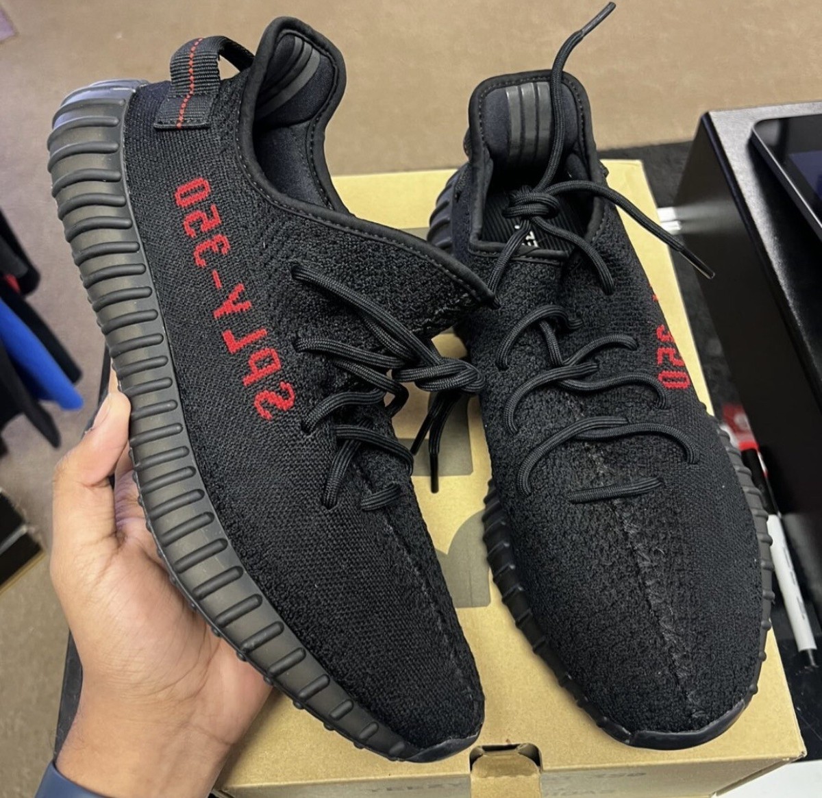 Adidas Yeezy Boost 350 v2 \