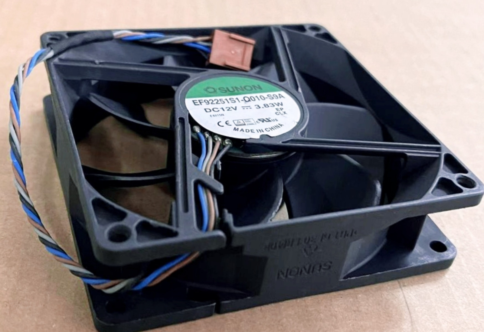 1PC SUNON 4-wire chassis cooling fan EF92251S1-Q010-S9A 9225 12V 3.83W