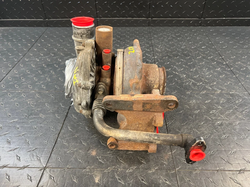 2004 - 2005 GMC Sierra 2500 Turbo for Duramax 6.6L V-8 Turbo Diesel Engine 318K Foto 3 de 4