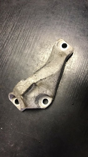 BMW 1 (E81/E87) 2009 Diesel Kraftstoffpumpenhalter 7804376