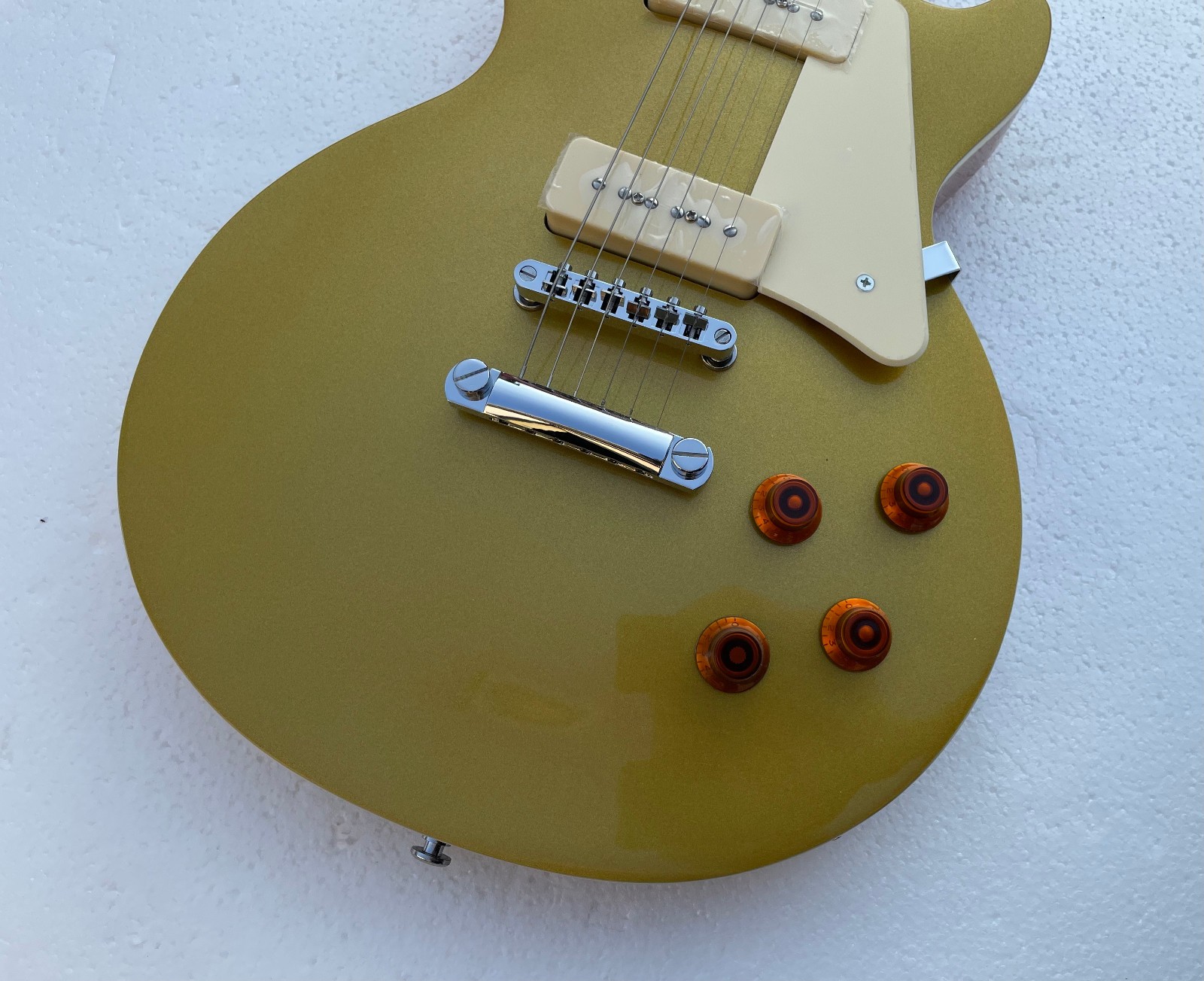 6 Strings Electric Guitar Glossy Gold Top P90 Pickups Solid Body Guitarra