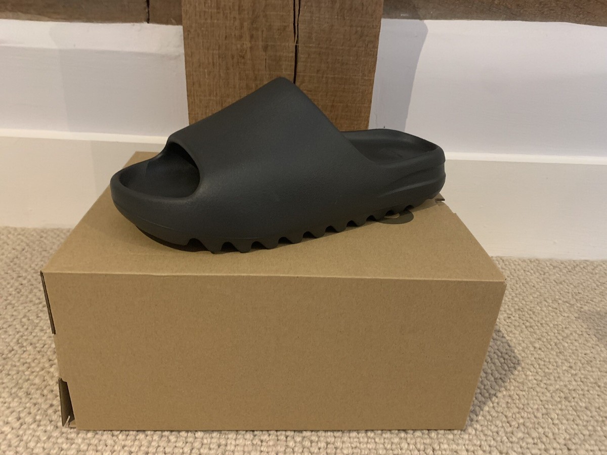 Yeezy Slides Onyx Uk 8 HQ6488 Black yeezy slides Brand New Never