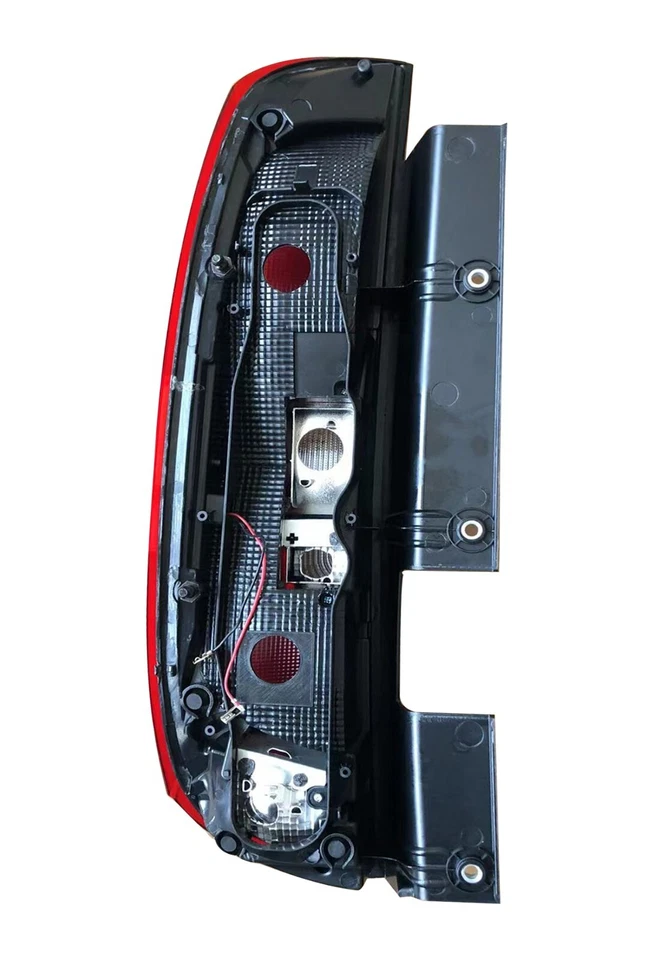 Par de luces traseras laterales izquierda+derecha para 2010 a 2024 RAM Promaster City Foto 3 de 4