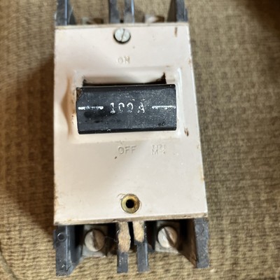 Square D M22100 2 Pole Circuit Breaker 100amp