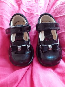 clarks shoes size 4