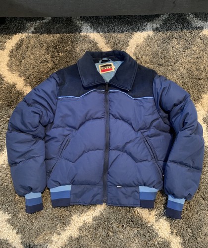 Vintage 70s 80s Men Levi Ski Down Blue 