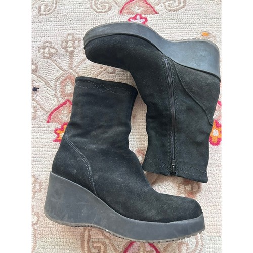 La Canadienne Waterproof Black Suede Wedge Boots – Size 8M