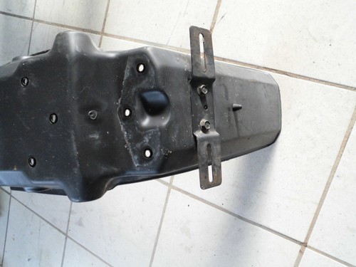 3. Suzuki GSX 550 GN71D Rear Fender License Plate Holder Splash Guard - Picture 2 of 5