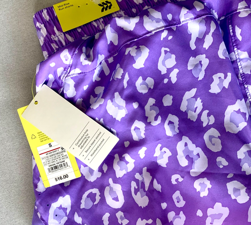 PANTALONES CORTOS DE TIRO MEDIO PARA MUJER ALL IN MOTION TALLA S MORADO Y BLANCO NUEVO CON ETIQUETAS BOLSILLO CON CREMALLERA - Imagen 3 de 3