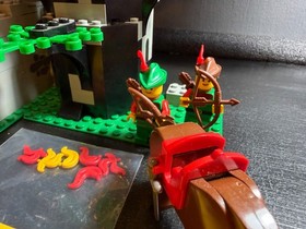 LEGO 6066 Castle Forestmen CAMOUFLAGED OUTPOST Near Complete With Manual *READ*