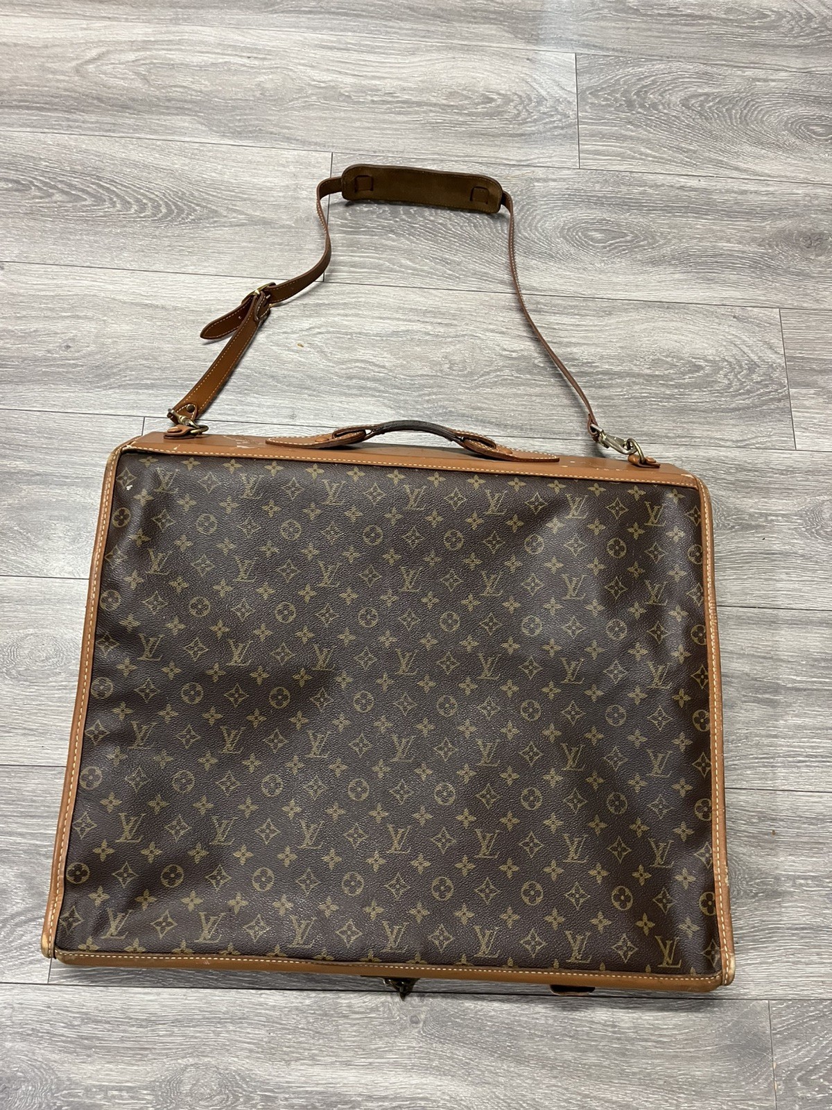 Vintage Louis Vuitton Monogram Garment Bag – Folding Travel Suit Carrier