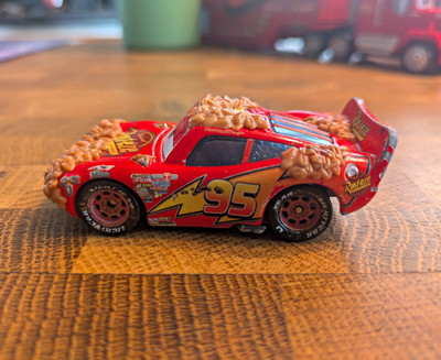 Disney Pixar Cars Lightning McQueen #95 Rust-eze Mud Splatter 1:55 Diecast Used