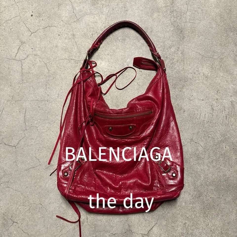 Bolsa de ombro Balenciaga The Day couro borgonha usada couro macio leve rara!! - Imagem 2 de 4